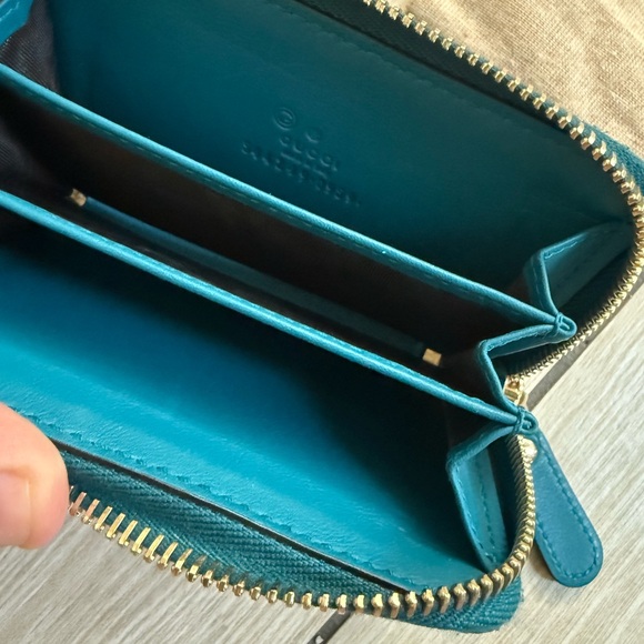 Brand new with box Gucci Teal Embossed Leather Wallet - Picture 7 of 7